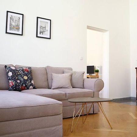 Bloom - Cozy Apartment, 5 Stops To City Center Виена Екстериор снимка
