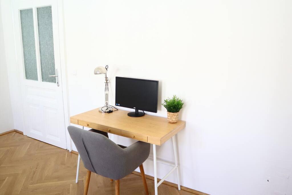 Bloom - Cozy Apartment, 5 Stops To City Center Виена Екстериор снимка